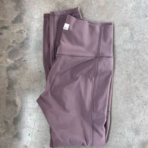Vuori Women's Studio Pocket Legging in Hazel